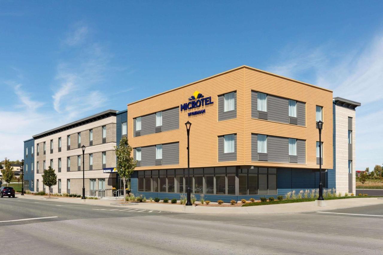 Microtel Inn Suites By Wyndham Lac-Megantic ภายนอก รูปภาพ