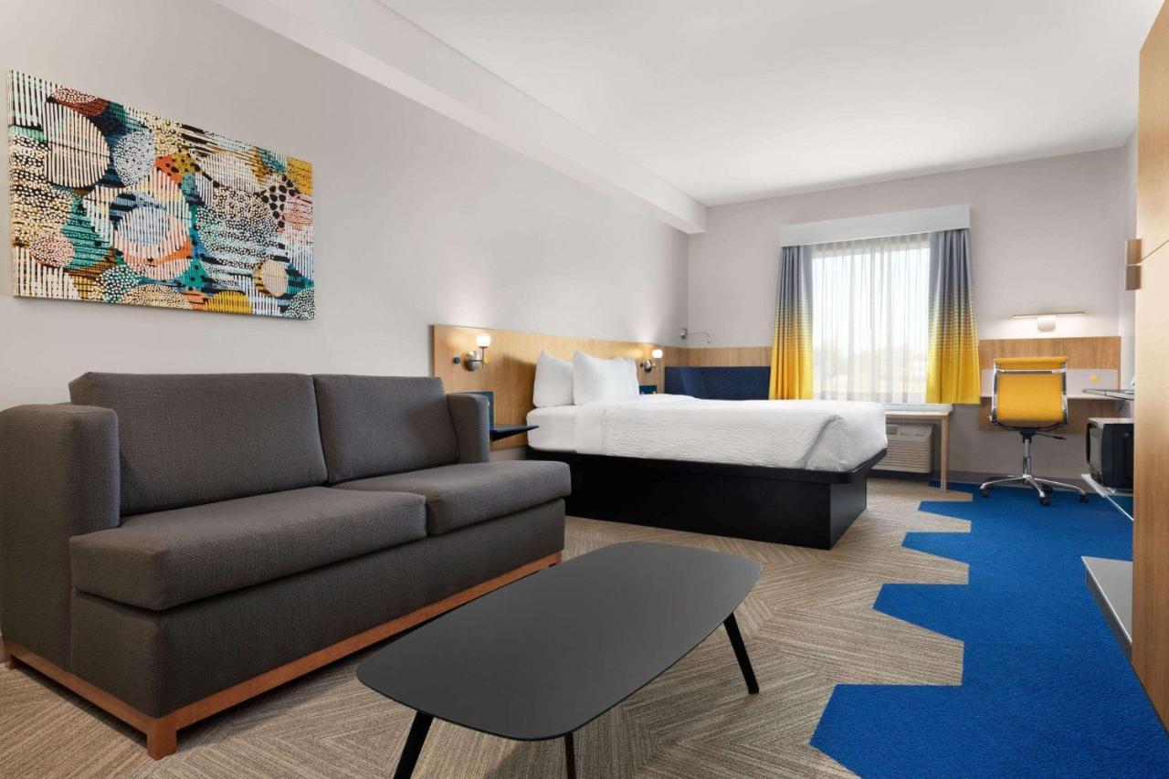 Microtel Inn Suites By Wyndham Lac-Megantic ภายนอก รูปภาพ