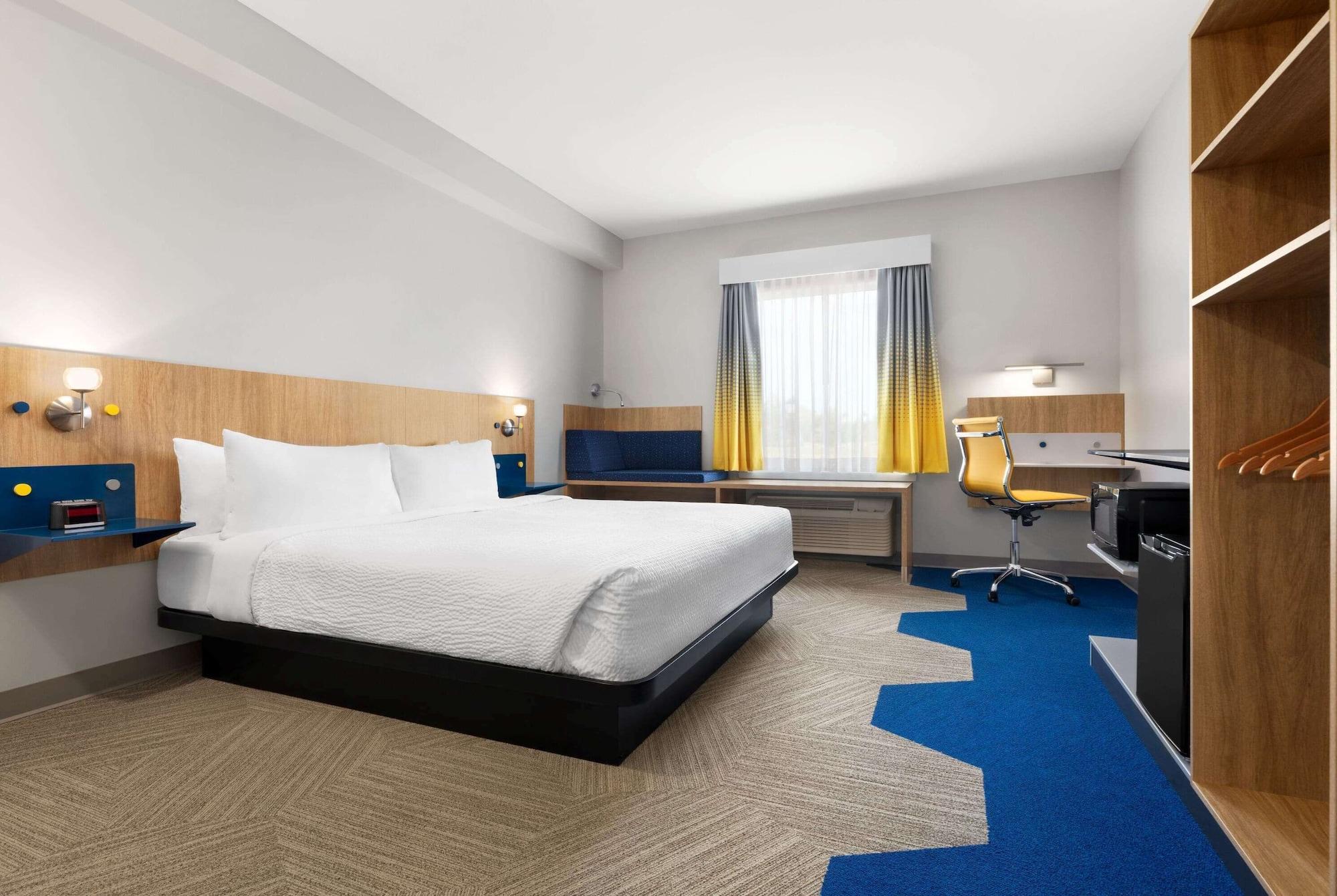 Microtel Inn Suites By Wyndham Lac-Megantic ภายนอก รูปภาพ