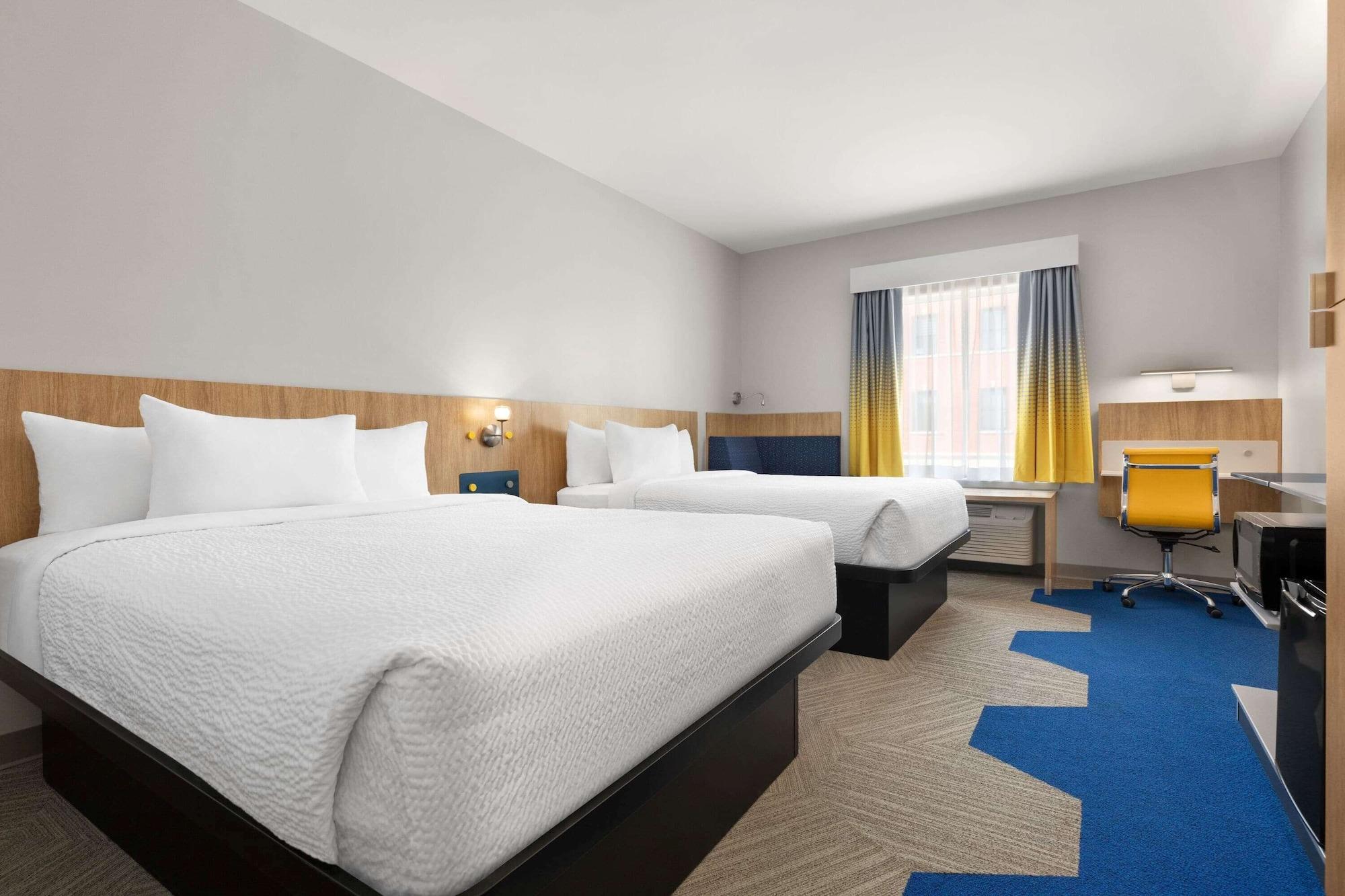 Microtel Inn Suites By Wyndham Lac-Megantic ภายนอก รูปภาพ